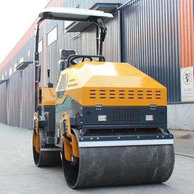 Kawasaki Hydraulische Pomp 3 Ton Dieselmotor Rijd op Roller met 60L brandstoftankcapaciteit