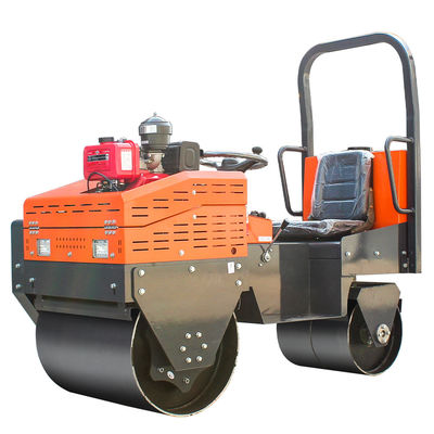 Kleinschalige bouw gemakkelijker gemaakt met 700-type wegroller en EPA-motormodel